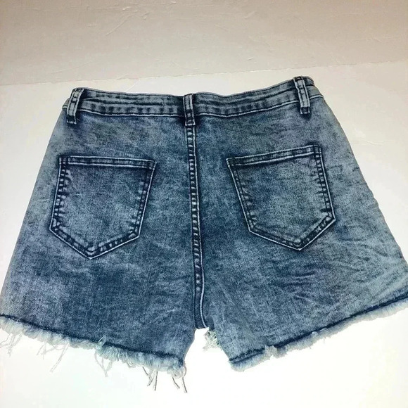 Fashion Express Embroidered Aztec print western acid wash shorts Size Large - Picture 2 of 7